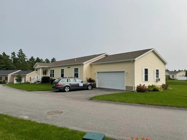 8105 Oak Point Dr, Middleboro, MA 02346