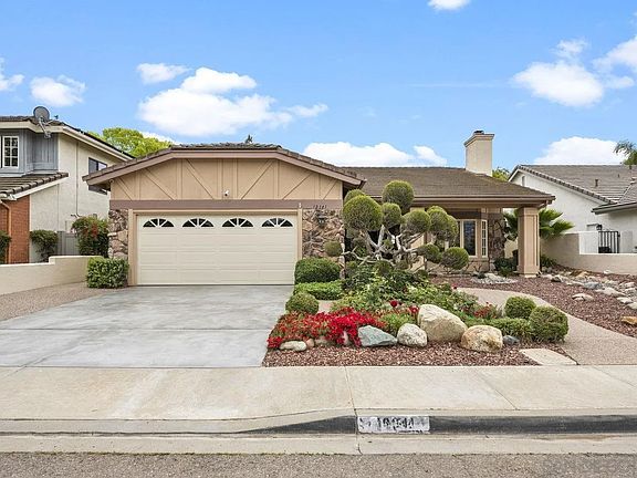 3rd image of 18341 Hampshire Ln