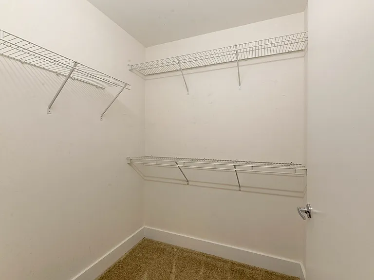 505 E 6th St #815 — Photo 27