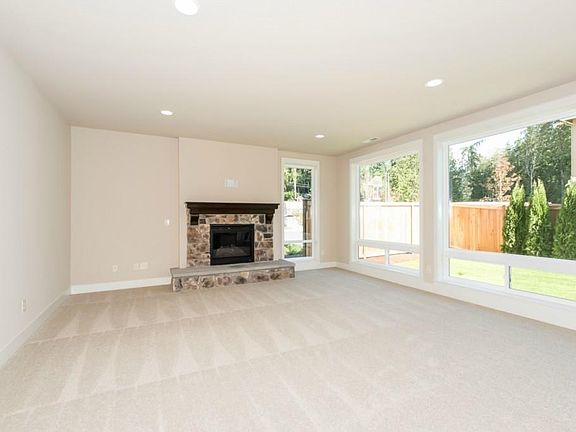 5th image of 898 212th Pl NE