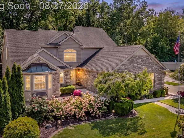 22097 Genesis Dr, Woodhaven, MI 48183