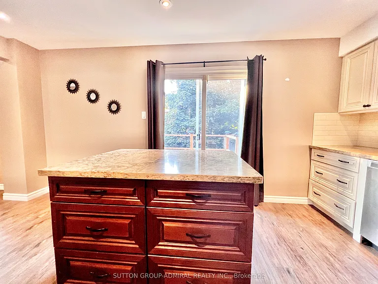 71 Trillium Cres — Photo 6