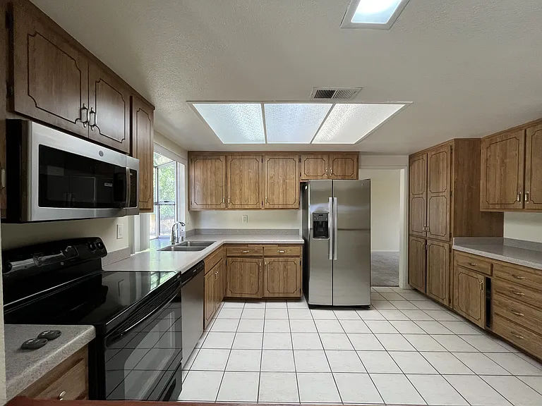 8901 Corte Quezada — Photo 3
