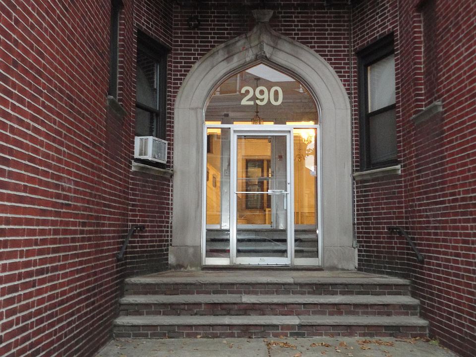 2nd image of 290 Potter Pl