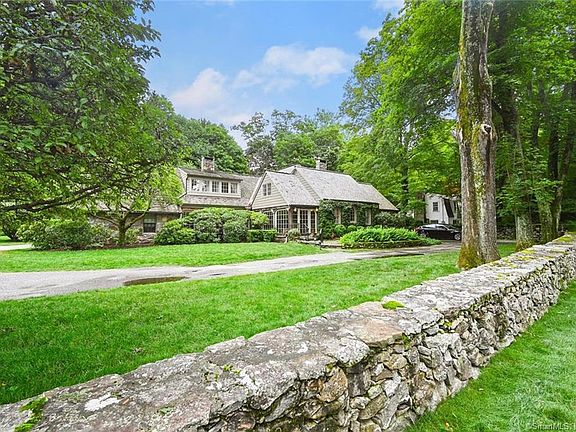 5th image of 121 Grumman Hill Rd