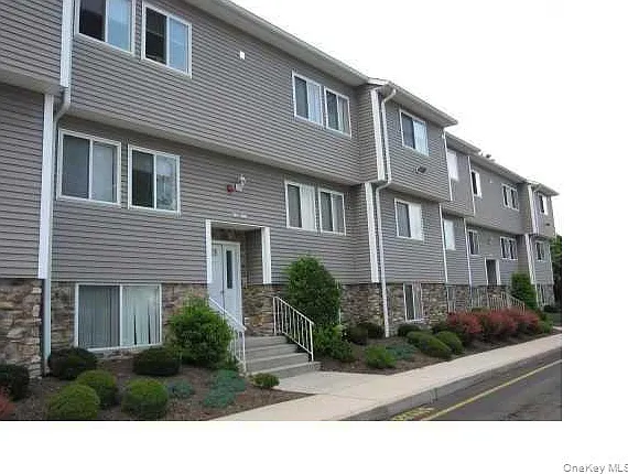25 College Ave #512