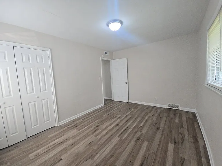 1011 Blakley Dr — Photo 15