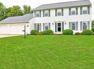 N9419 Rosebud Ln, APPLETON, WI 54915