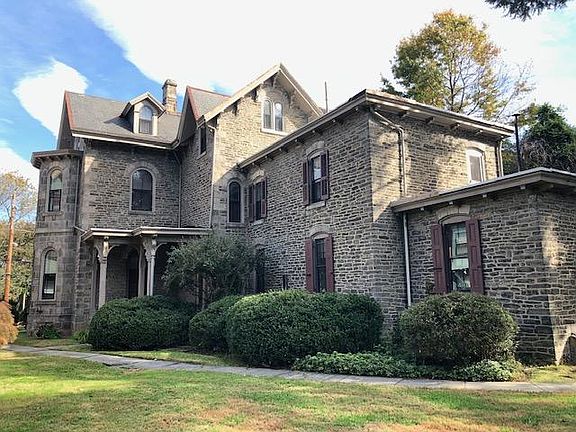 Exterior, Side View