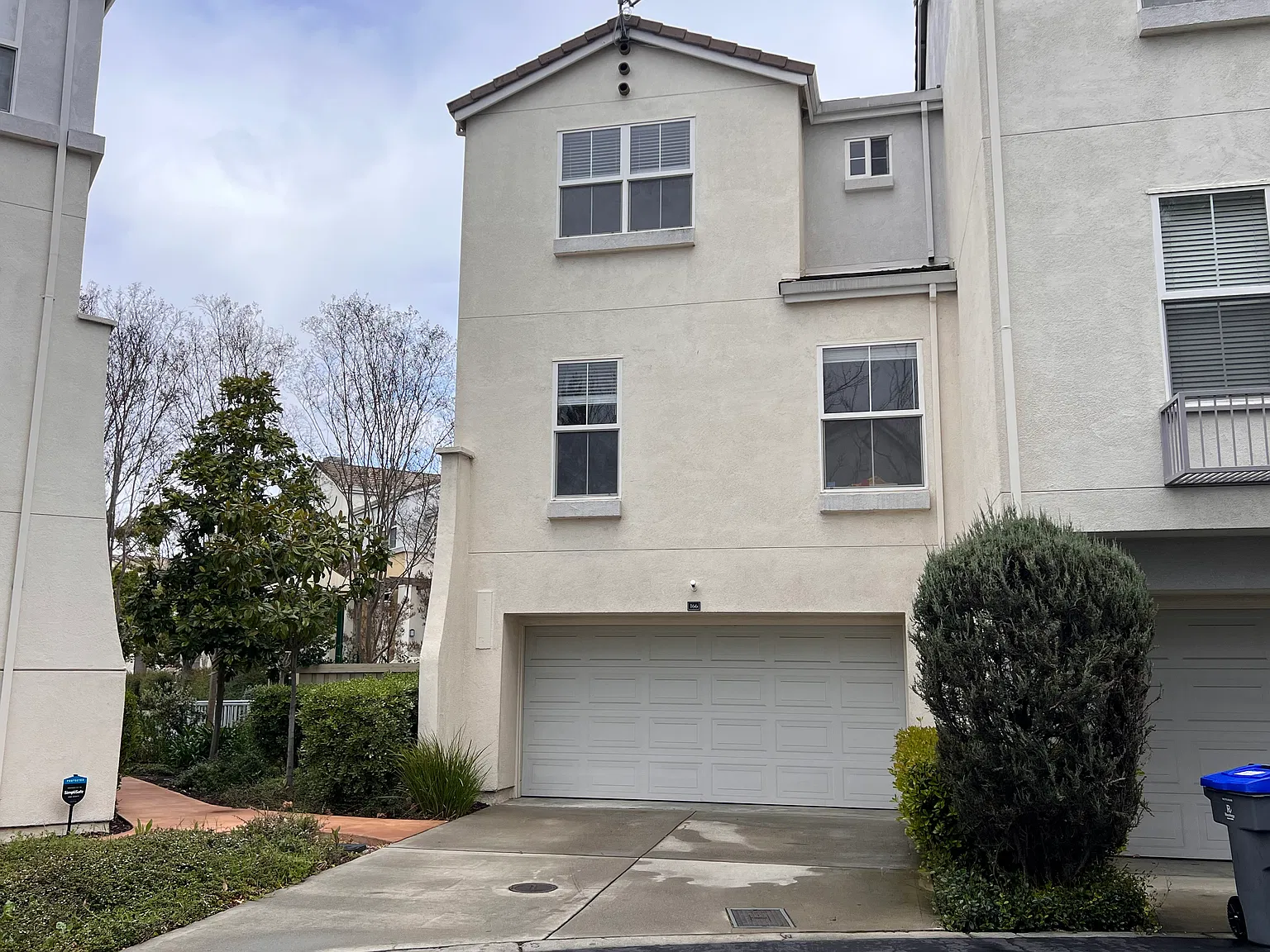 3 bed, 1708 sqft, $2,500 — Photo 1