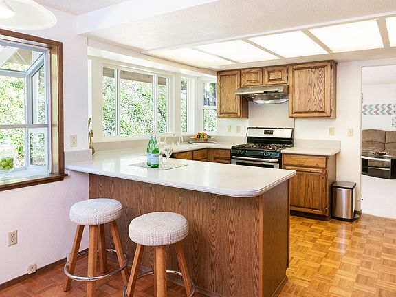 4th image of 5530 Highland Dr