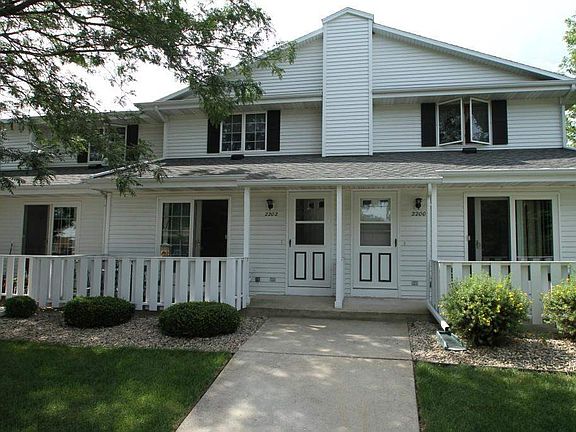 2nd image of 2202 Holiday Dr #13