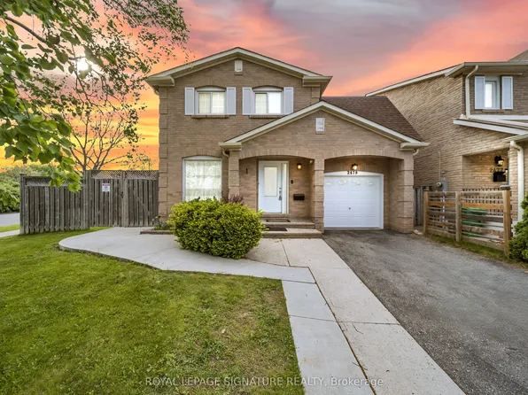 2479 Grindstone Ct, Mississauga, ON L5L 3K8