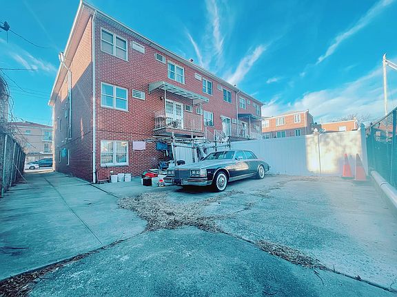 3rd image of 161 Bay 43 St Unit 3