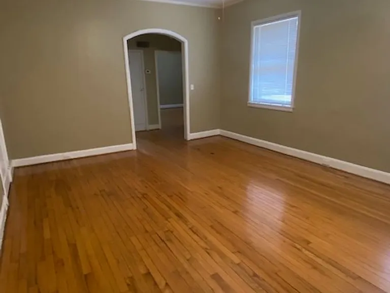 127 S Harden Street — Photo 10