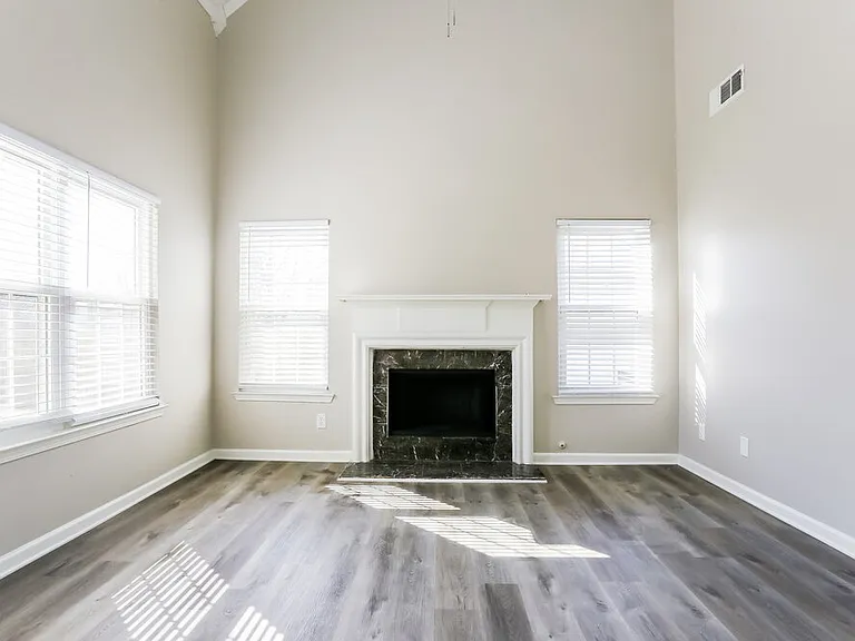 213 Summer Hill Cir — Photo 5