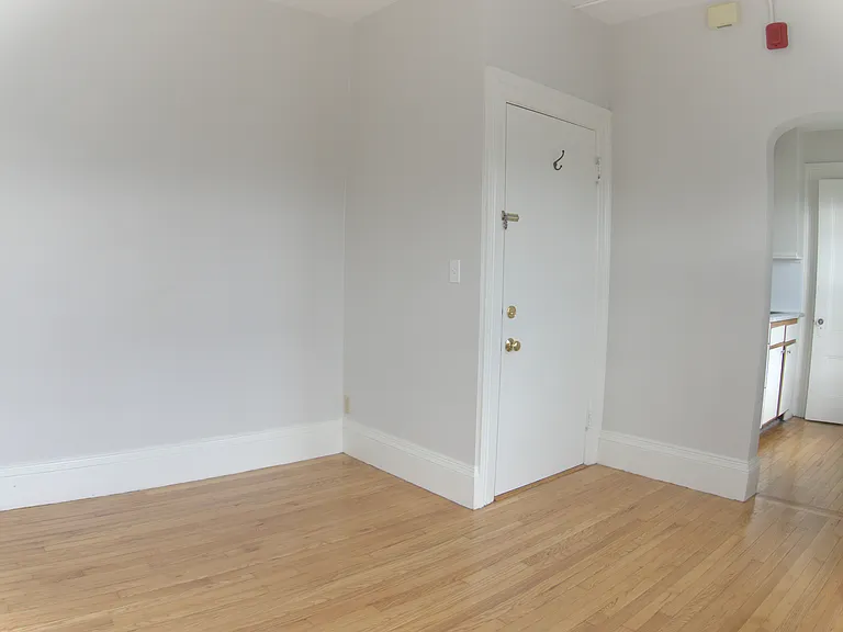 765 Park Ave #2C — Photo 2