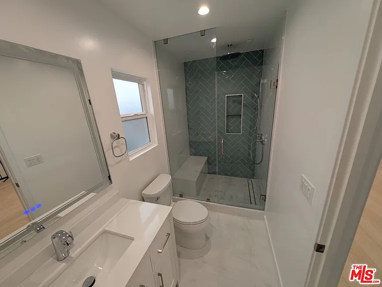 10623 Stanwin Ave — Photo 11