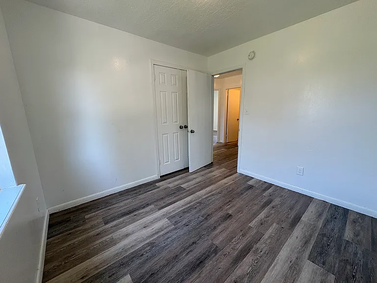 6921 Sears Ter — Photo 11