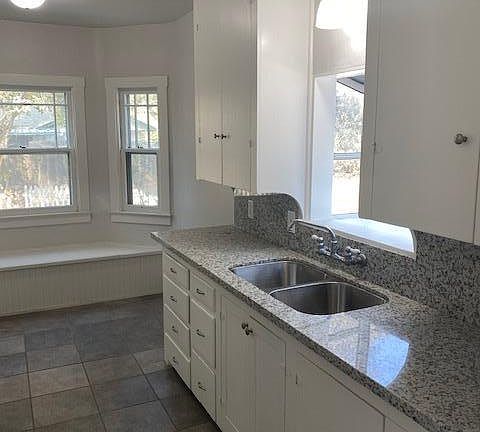 5th image of 1131 W Iris Ave