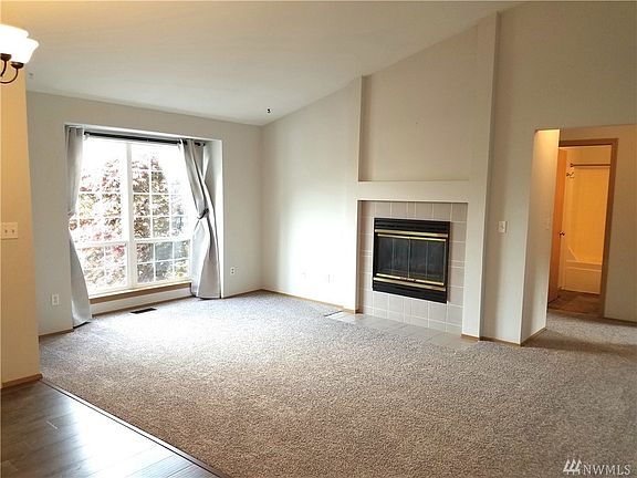 4th image of 12515 200th Ave E