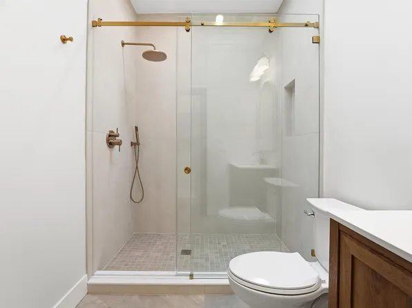 25 Lembeck Avenue image 11 of 26