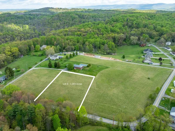 4 Bakers Ridge Rd, Morgantown, WV 26508