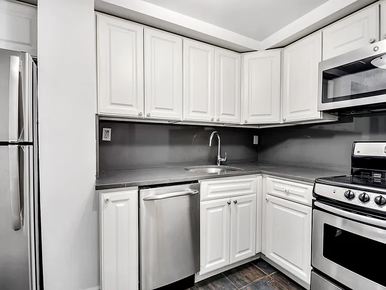 655 2nd Ave #5D — Photo 1