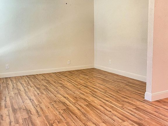 2nd image of 514 Crane Ave