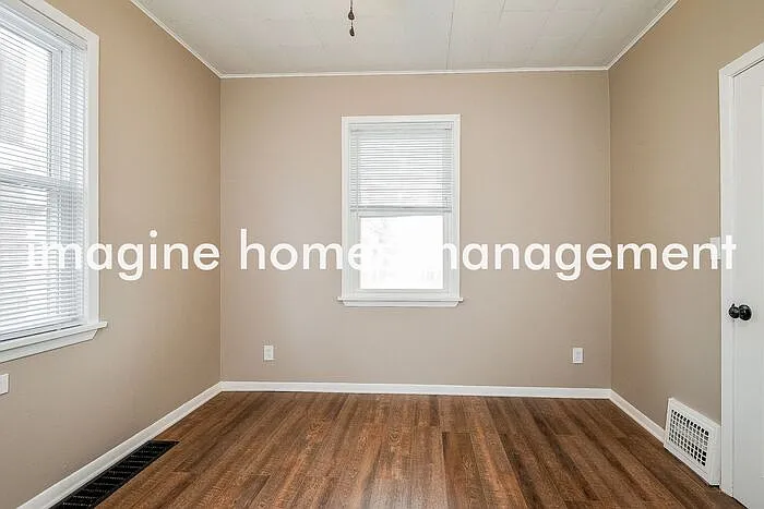 1634 Hopkins Ave — Photo 8