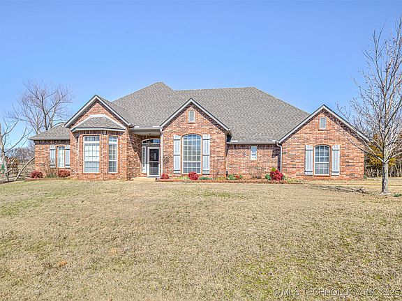 2nd image of 4113 Dogwood Pl