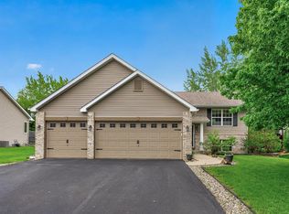 1004 Bridle Creek Dr, Jordan, MN 55352
