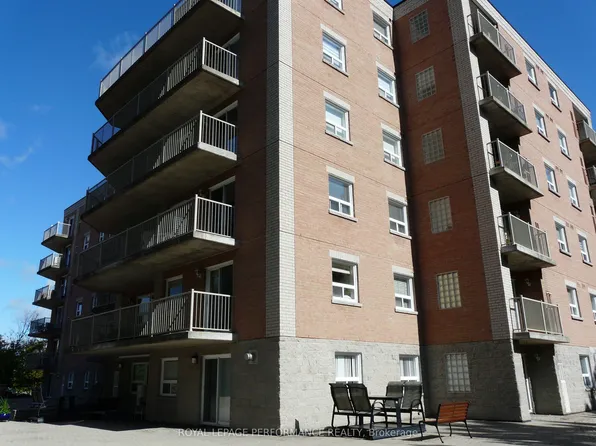 320 Centrum Blvd #108, Ottawa, ON K1E 3X9