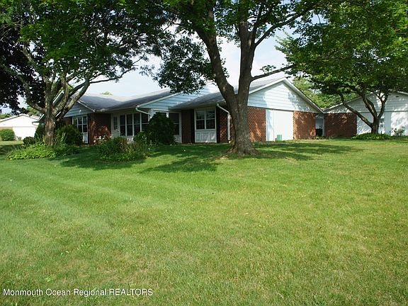 3rd image of 1266B Hamilton Court #B