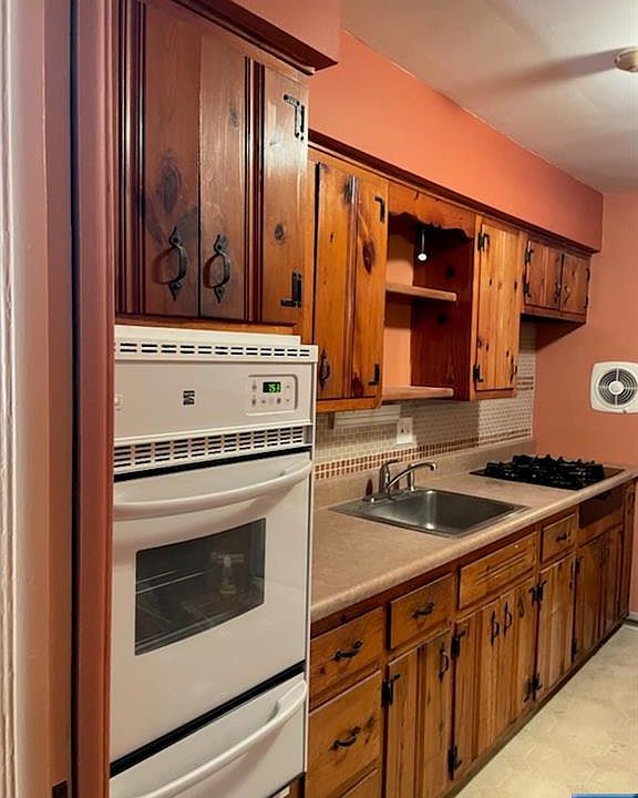 2nd image of 385 Greenwich St
