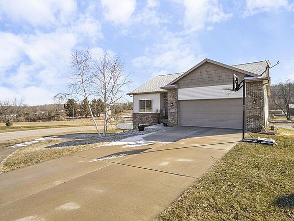 3rd image of 1215 Springbrook Drive