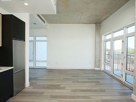 4th image of 20 Prescott Pl APT 6A