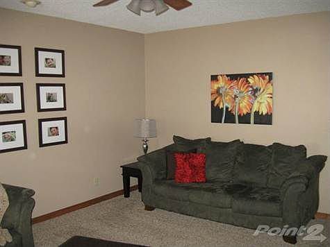 512SMinnesotaLivingRoomView2