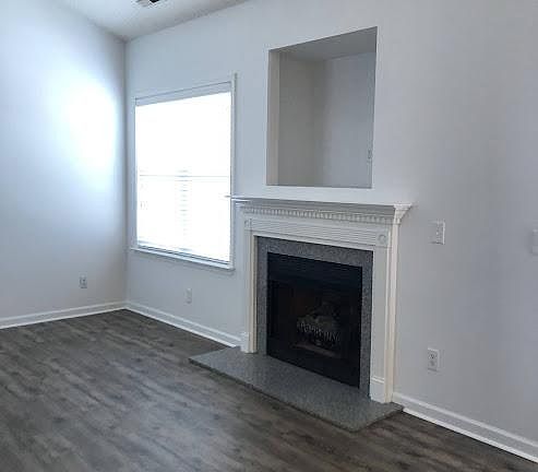 4th image of 410 Vallie Ln