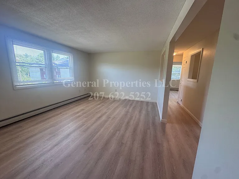 592 Riverside Dr #12 — Photo 2