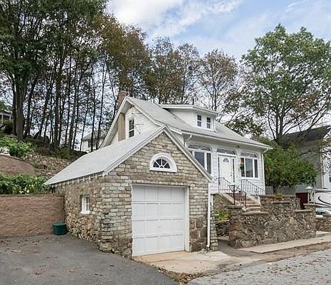 2nd image of 9 Glenway Ave