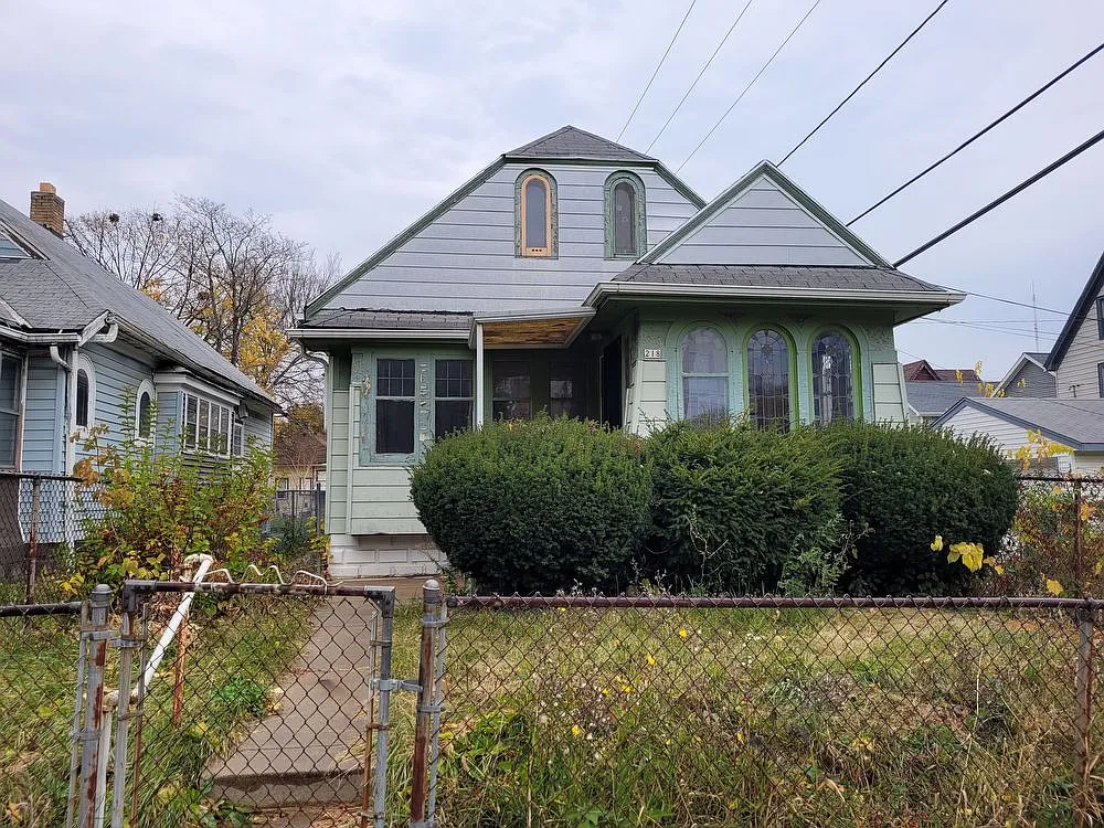 218 W Randolph St photo 1