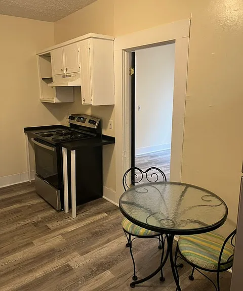 2160 Thompson Ave SE — Photo 4