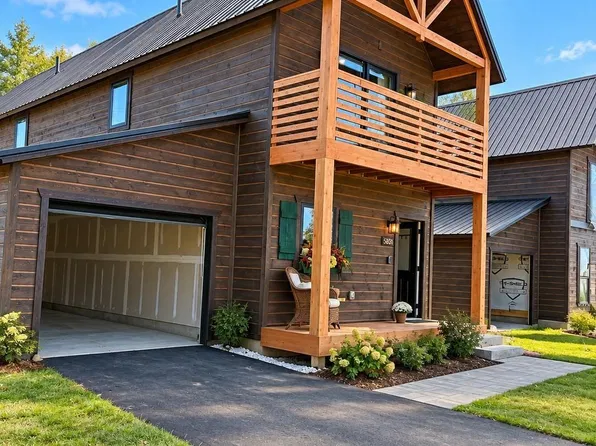 5791 Gas Lamp Ln, Grawn, MI 49637
