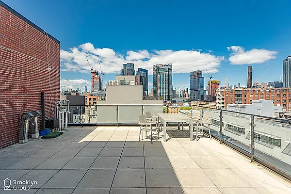 56 Box St #5A — Photo 9