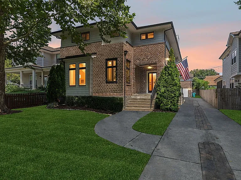 2302 Sunset Pl — Photo 2