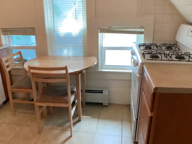 208 Williams St #3 — Photo 4