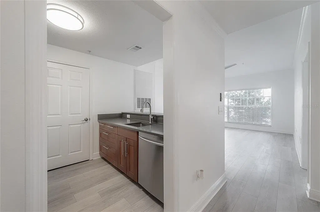 2 bed, 2.0 bath, 938 sqft, $3,200 — Photo 4