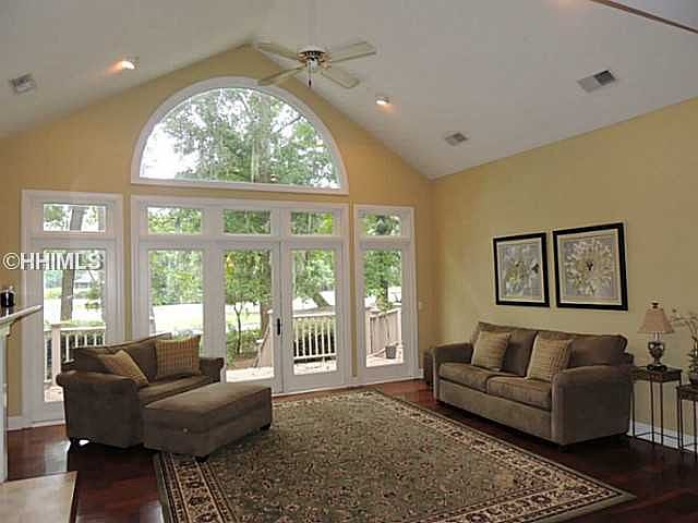 1st image of 346 Long Cove Dr