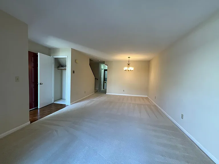 6915 Chantel Ct — Photo 3